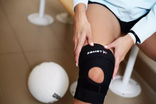 stabilizator-na-kolano-skoczka-bol-pod-rzepka-orteza-stabilizujaca-kolano-jk-2-zamst-2.webp